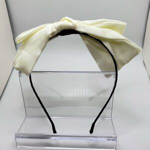 Cream bow headband- comfy and gorgeous! NWT